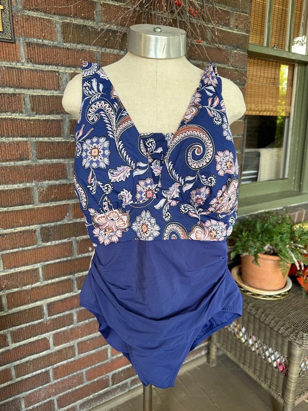 Lands End blue/mullti color paisley top one piece high back  swimsuit. Sz 16W